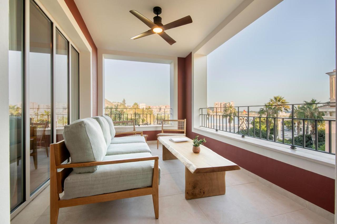 Only YOU Hotel Málaga Exterior foto A balcony at the Hilton Scottsdale Resort and Villas